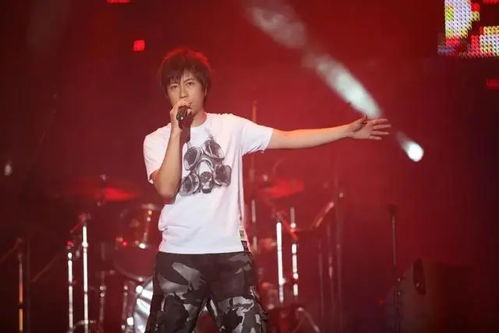 中青報 面對假唱風(fēng)波，真相不該遙遠(yuǎn)——網(wǎng)絡(luò)文化經(jīng)營的誠信基石與監(jiān)管未來